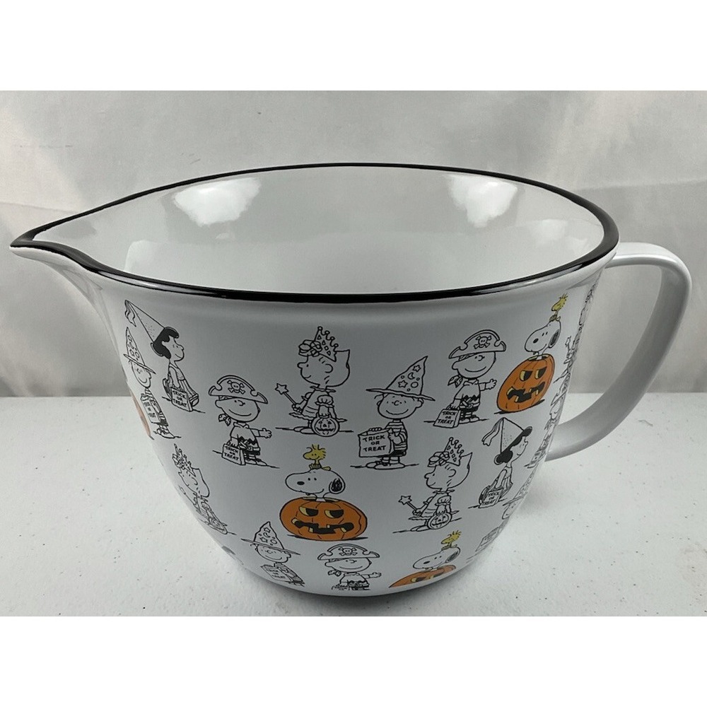 Peanuts Snoopy Halloween Ceramic Mixing Bowl Charlie Brown Trick or Treat
